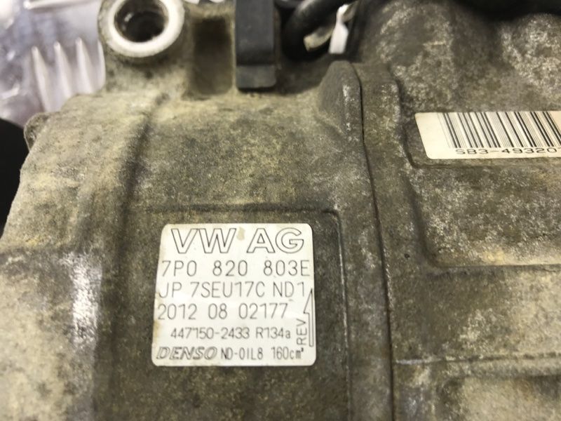 Компресор кондиціонера 7P0820803E Audi Touareg Audi Q7