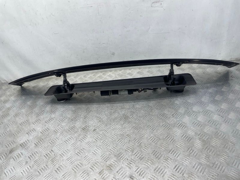 Спойлер із приводним блоком у зборі 4G8827948F Audi A7