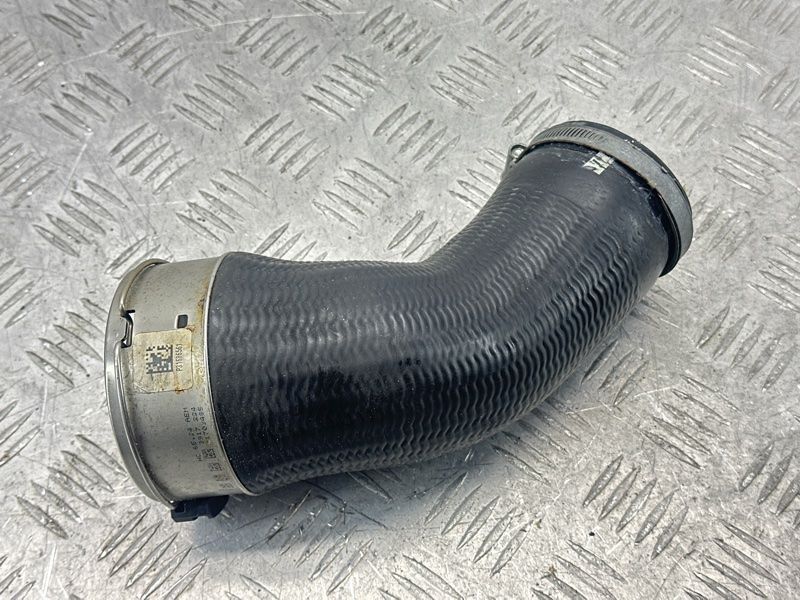 Патрубок інтеркулера 31657738 Volvo XC60