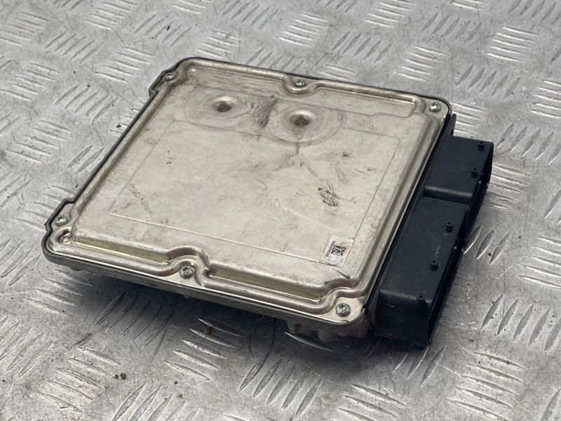Блок керування двигуном 03H906023BC Volkswagen Touareg