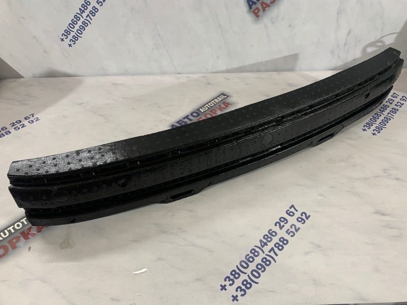 Aбсорбер заднього бампера 561807251 Volkswagen Passat