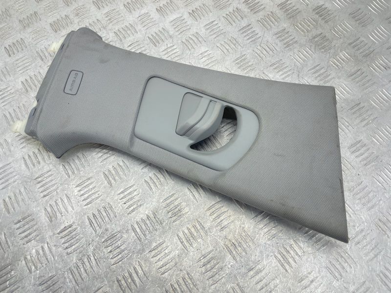Облицювання стійки 8W0867244E Audi A4