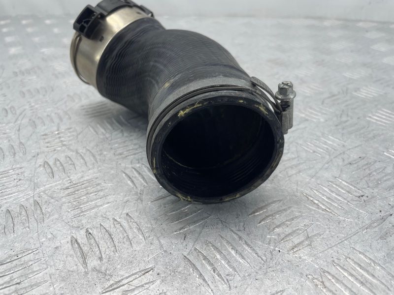 Патрубок інтеркулера 31657738 Volvo XC60