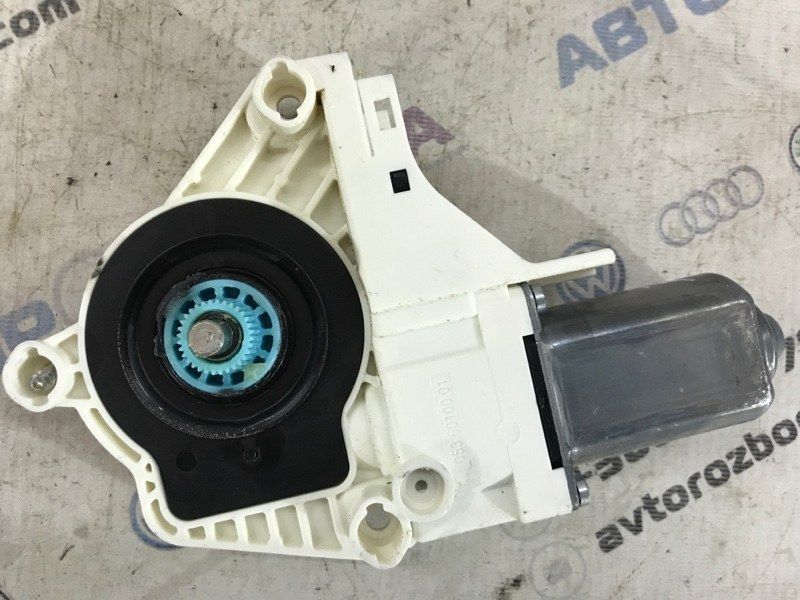 Мотор склопідйомника 8K0959802A Audi Q7