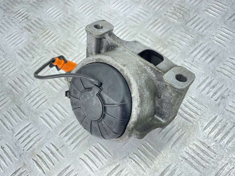 Опора / Подушка двигателя 8R0199381Q Audi Q5