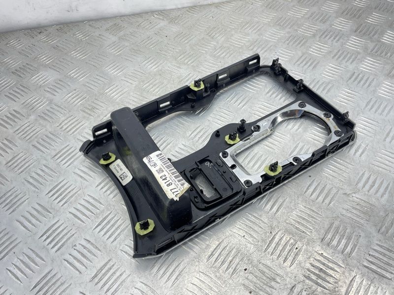 Накладка центральної консолі KT4BR044H83DGSMA4 Ford Edge Ford Edge