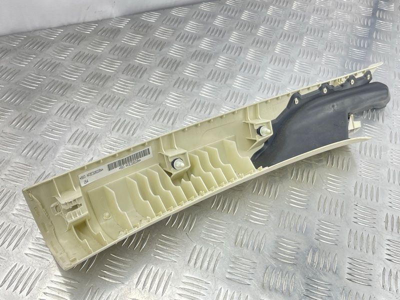 Накладка стійки лобового скла 3C8867234 Volkswagen CC