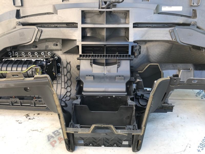 Торпедо с подушкой безопасноти 4L1857041N24A Audi Q7