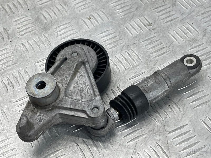 Кронштейн Volkswagen Touareg
