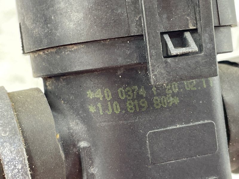 Шланг ОР з клапаном 7P0122049B Volkswagen Touareg