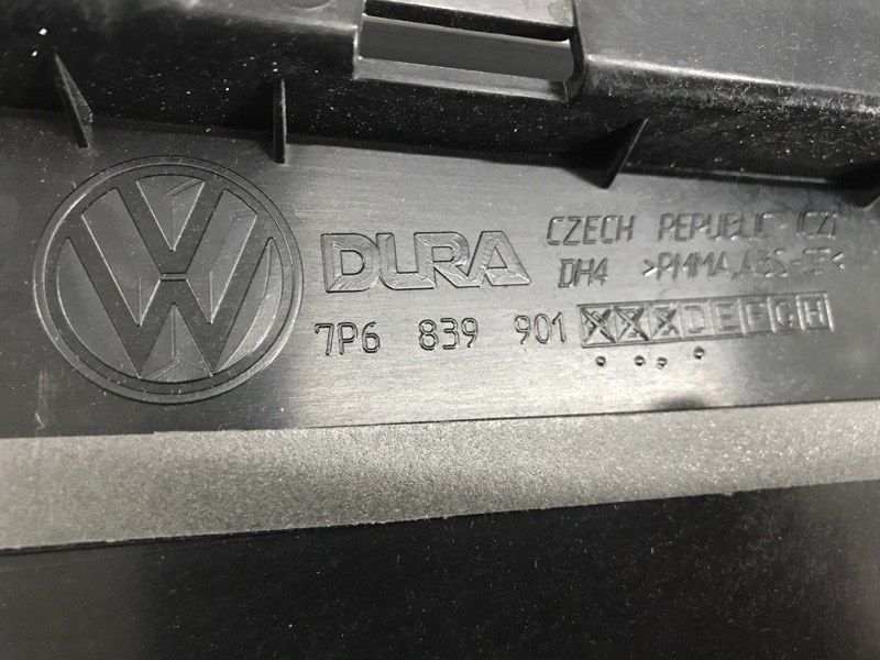 Накладка рамы двери 7P6839901 Volkswagen Touareg