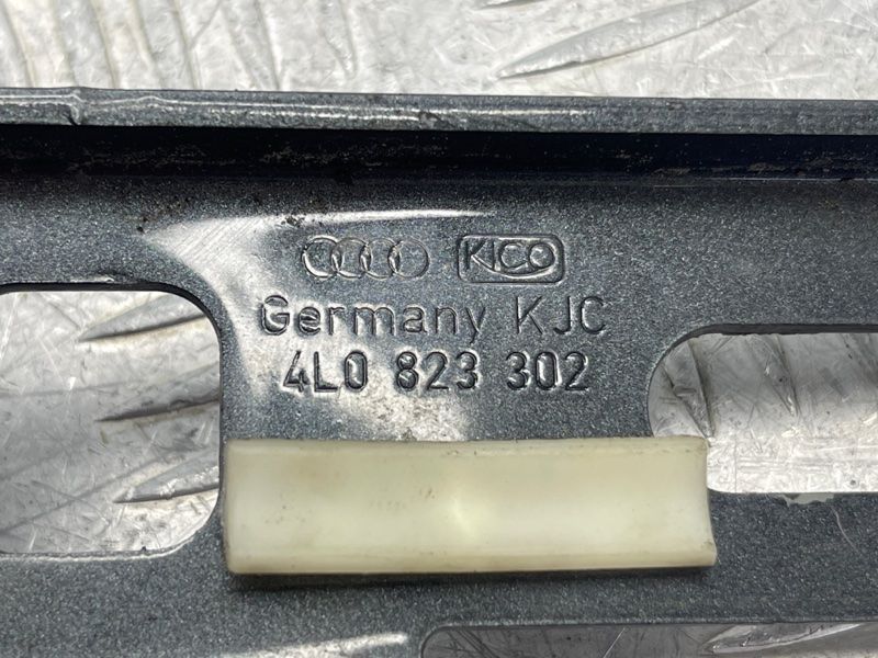 Петля капота Audi Q7