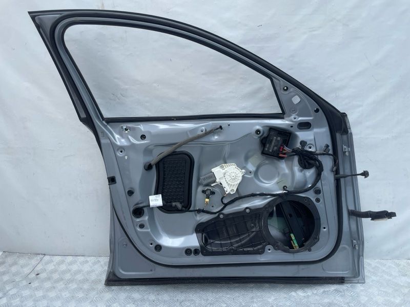 Двері 4G0831051 Audi A6