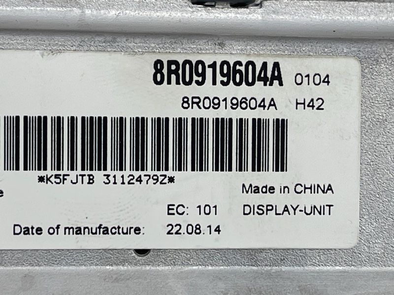 Дисплей 8R0919604A Audi Q7