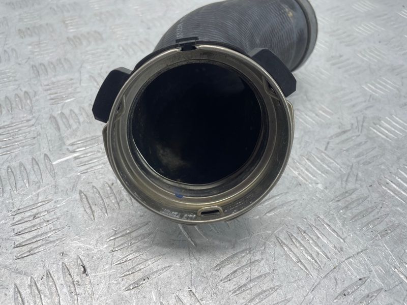 Патрубок інтеркулера 31657738 Volvo XC60