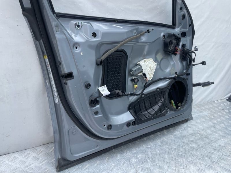 Двері 4G0831051 Audi A6