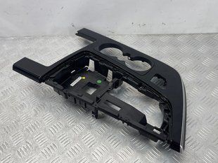Накладка центральної консолі 4M1864241HMVV Audi Q7