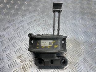 Опора / Подушка двигателя 3Q0199262D Volkswagen Tiguan