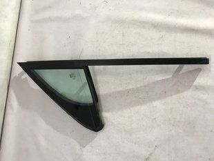 Стекло глухое передней двери левое 4M0845113 Audi Q7 Audi Q7, Audi SQ7