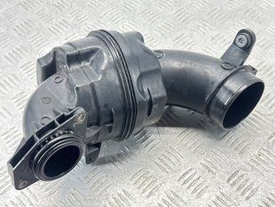 Резонатор воздухозаборника двигателя 31370245 Volvo XC60