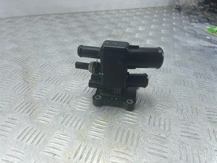 Штуцер системи охолодження K2GE8K556AB Ford Edge