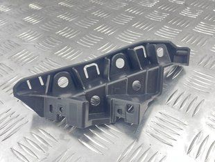 Направляющая переднего бампера 4M0807283C Audi Q7