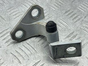 Петля двери верхняя 3C0831402D Volkswagen CC