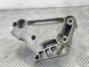 Опора двигателя 04L199207 Volkswagen Tiguan