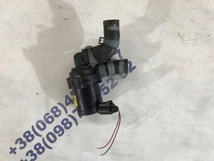 Дополнительный насос ОЖ / Помпа 7L0965561K Audi Q7