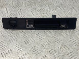 Кнопка открывания крышки багажника 31675535 Volvo XC60
