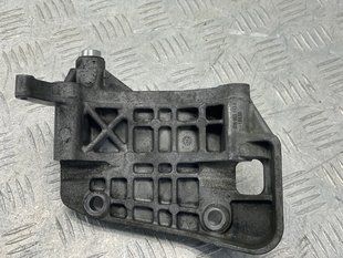 Кронштейн генератора 059903143AJ Audi Q5