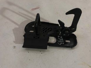 Стопорный крюк капота 3C0823480A Volkswagen Touareg