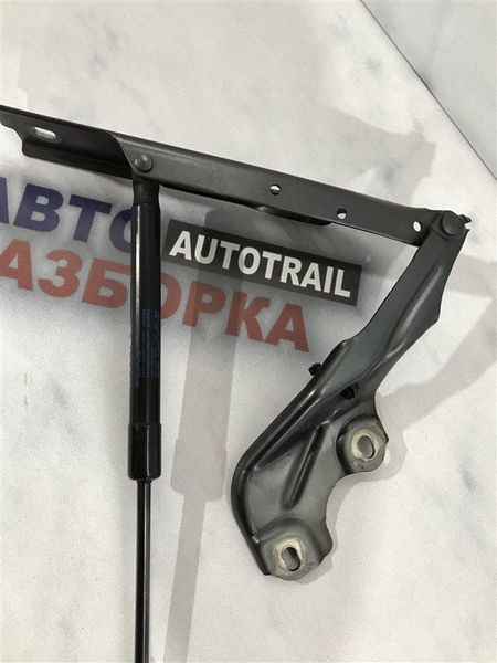Газовий упор капота 4G8823359A Audi A7