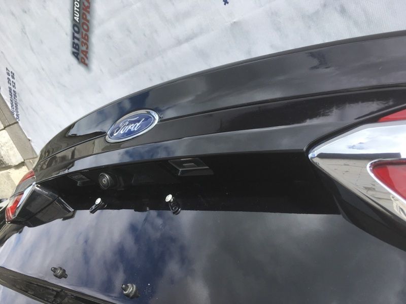 Накладка кришки багажника Ford Fusion