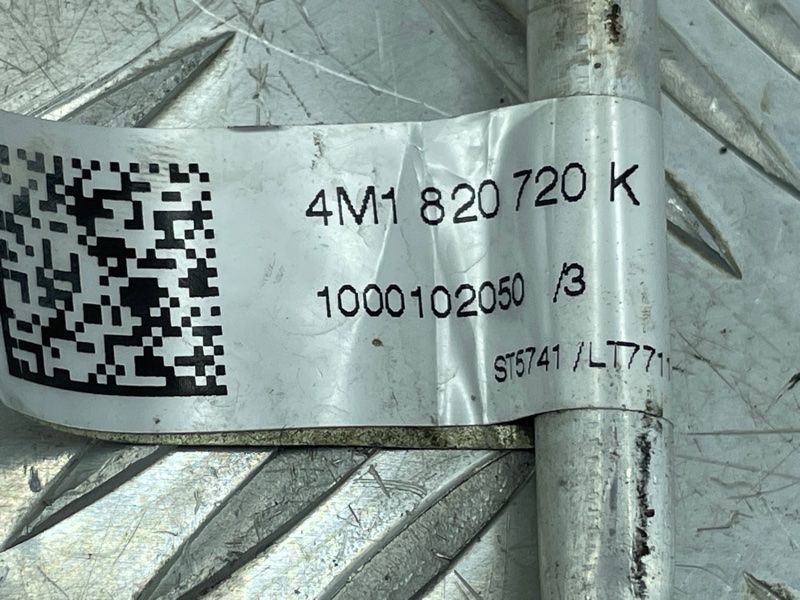 Трубка кондиціонера 4M1820720K Audi Q7