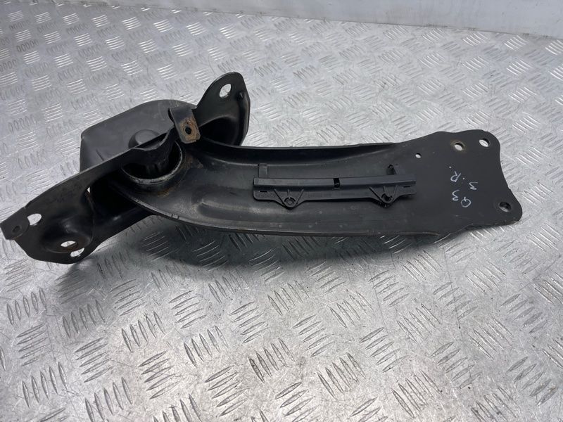 Рычаг задней подвески продольный 3C0505226D Audi Q3