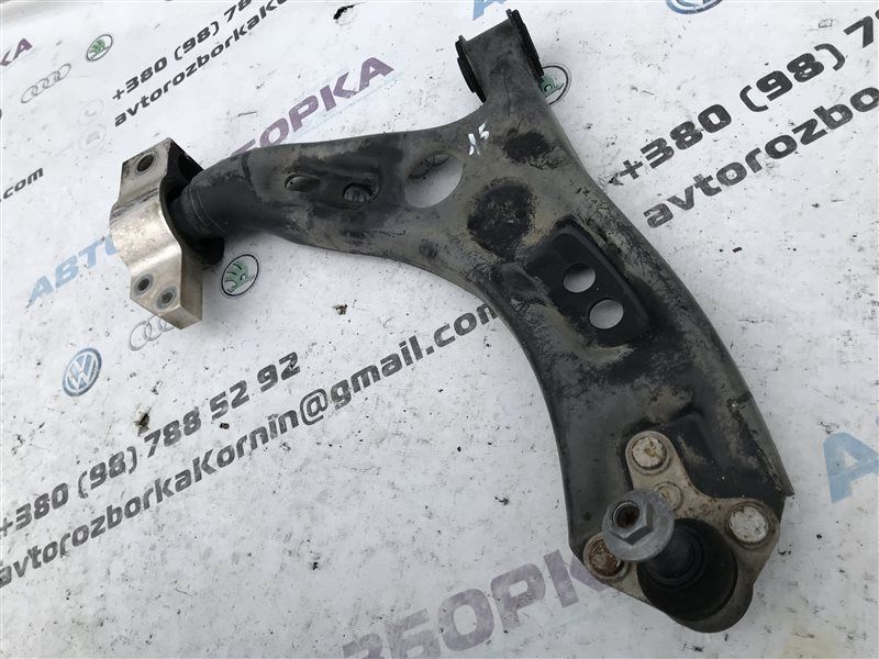 Важіль передньої підвіски поперечний нижній 5N0407152 Volkswagen CC