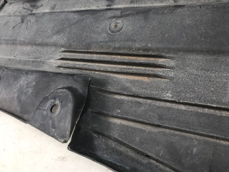 Защита / Облицовка днища 7P0825201A Volkswagen Touareg