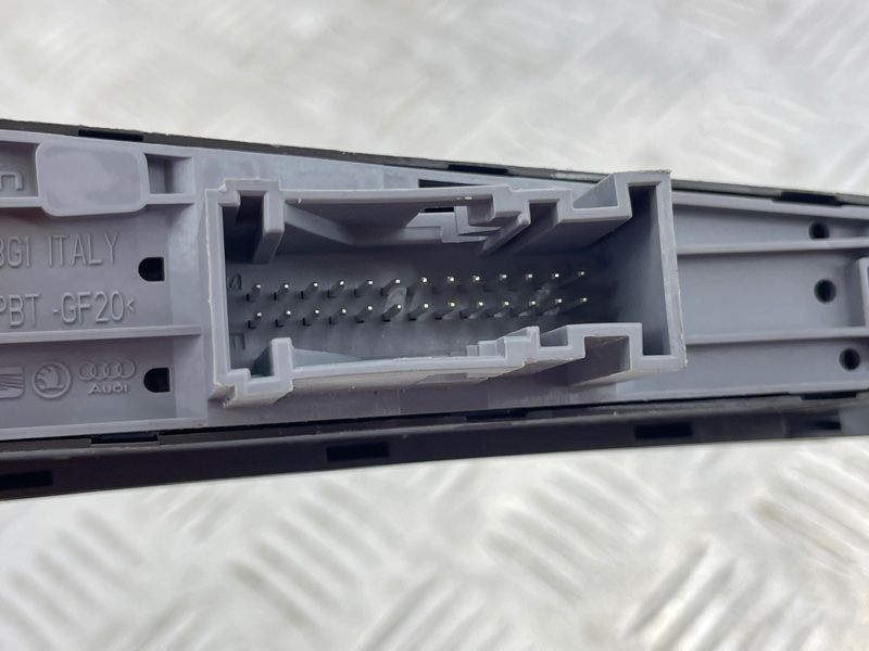 Клавіша електромеханічного стоянкового гальма / ручника 3AB927137B Volkswagen CC