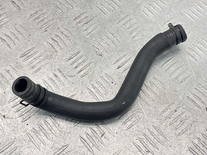 Патрубок 31338529 Volvo XC90