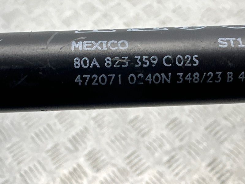Газовий упор капота 80A823359C Audi Q5
