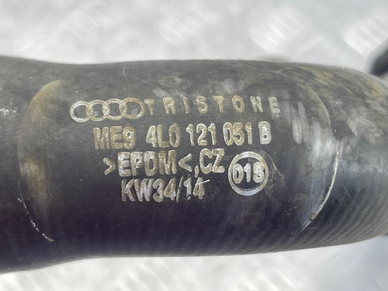 Патрубок 4L0121054B Audi Q7