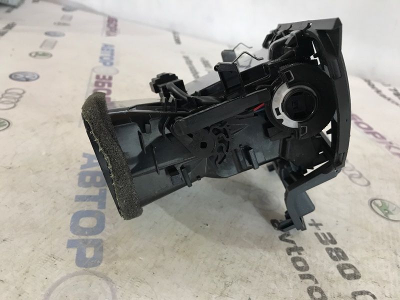 Дефлектор воздуховода 4G1820901B6PS Audi A6