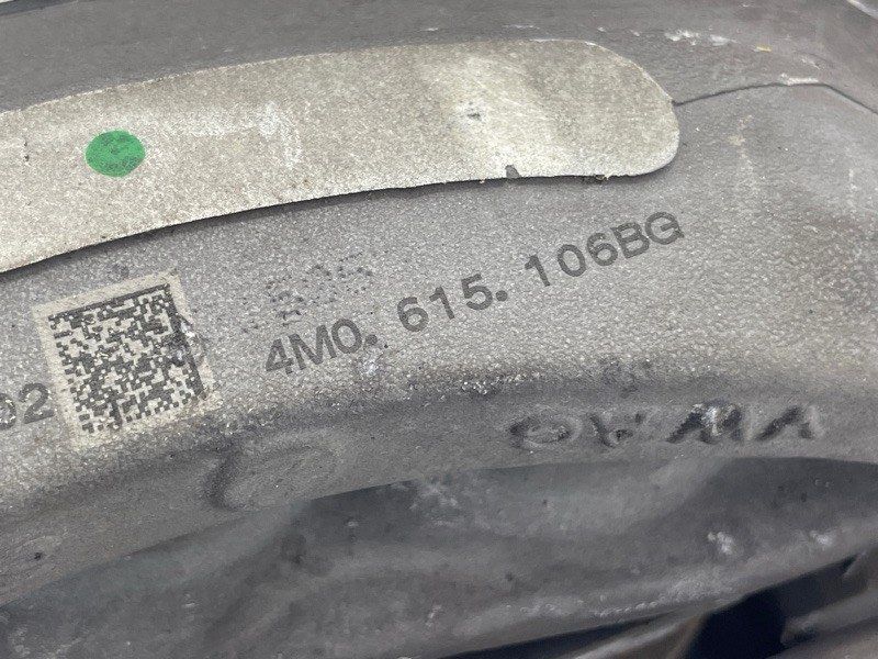 Суппорт тормозной 4M0615106BG Audi Q7