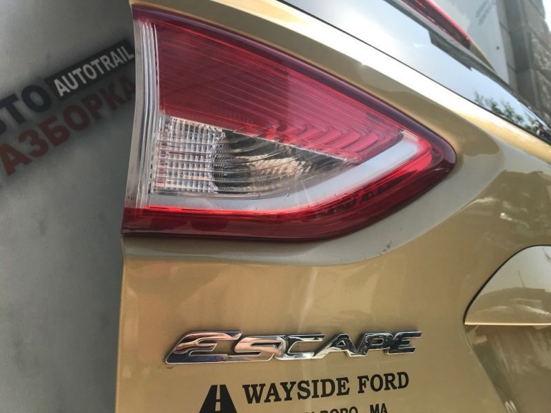 Стоп / Фонарь внутренний CJ5Z13405A Ford Escape
