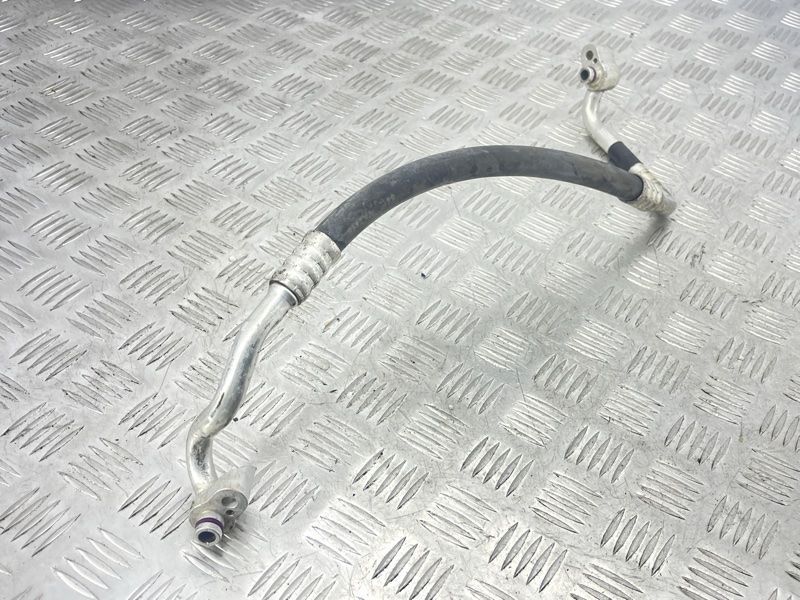 Трубка кондиціонера 7P0820721B Volkswagen Touareg