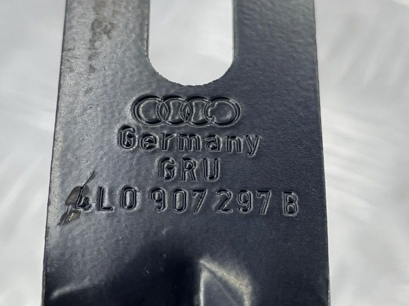 Кронштейн Audi Q7
