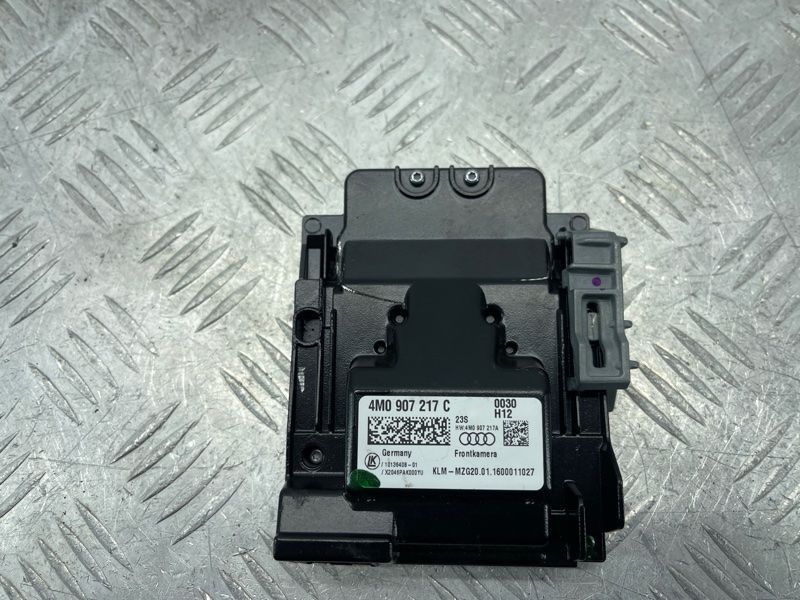Камера передня 4M0907217C Audi Q7