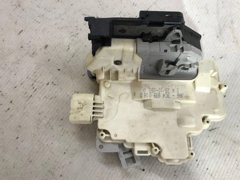 Замок дверей 3C4839016D Audi Q7