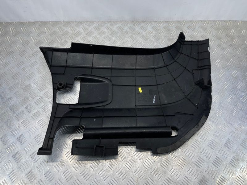 Накладка радіатора 7P6806441A Volkswagen Touareg